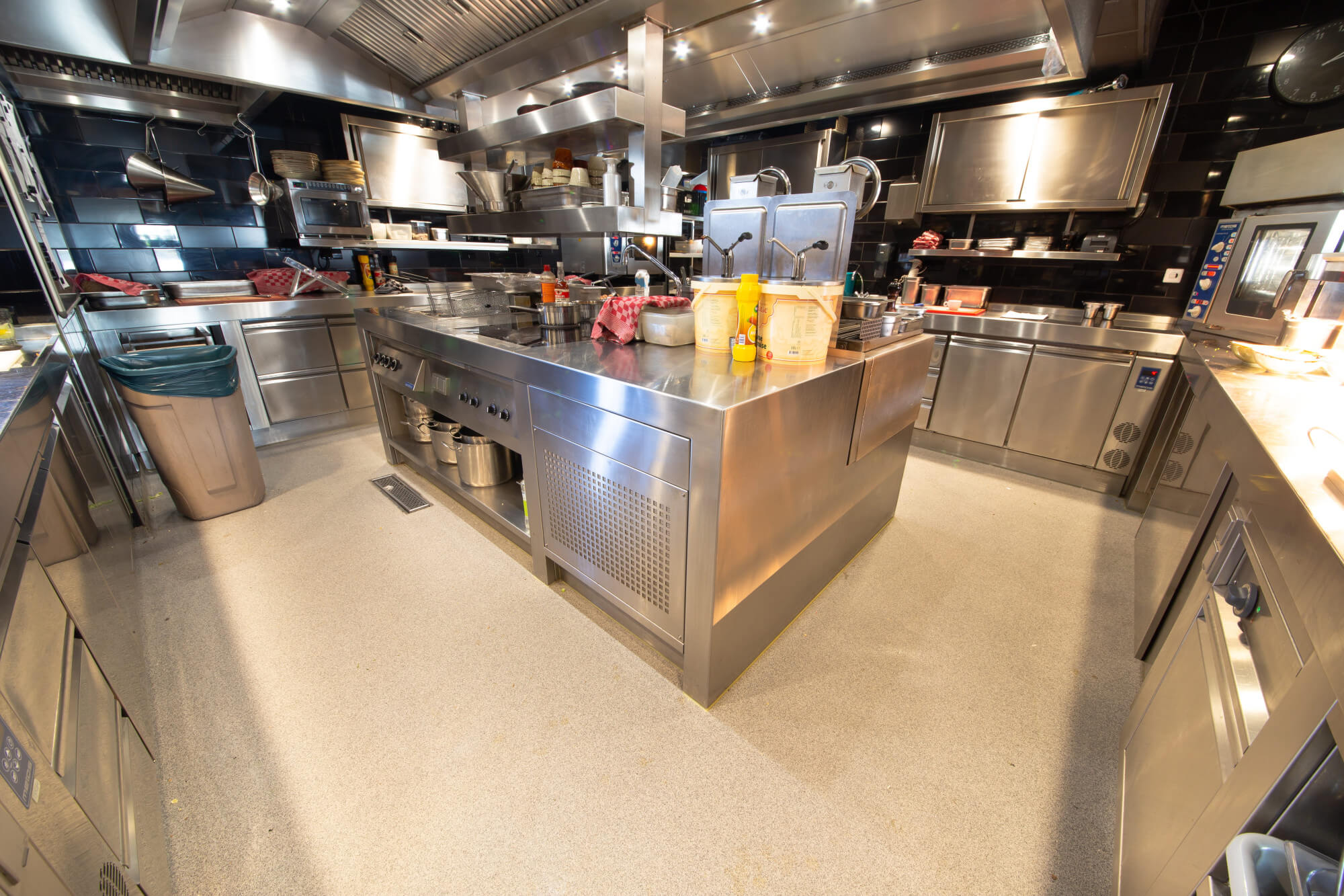 voedingsmiddeln-indu--vloercaoting-proff,-keuken-(1)-(1)